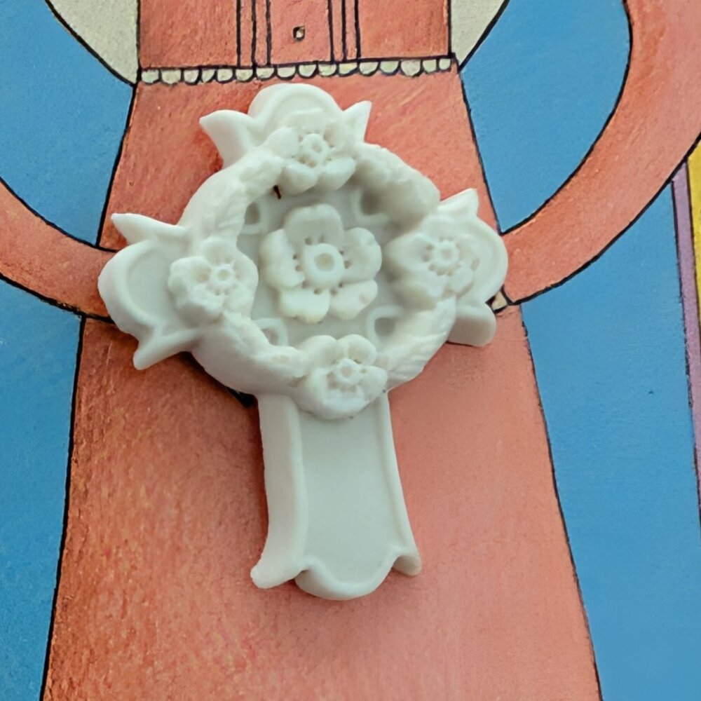 NWOT Margaret Furlong Flower Cross pin - Picture 2 of 3